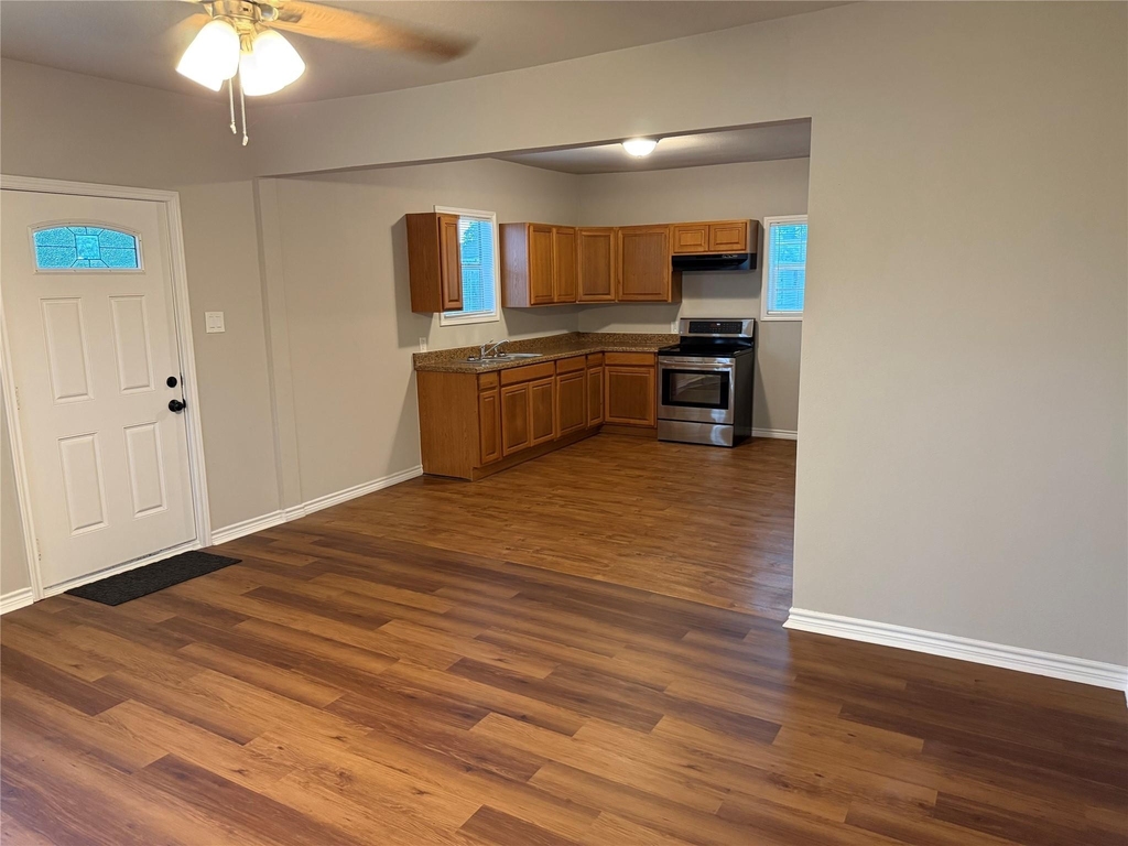 1934 Austin Avenue - Photo 3