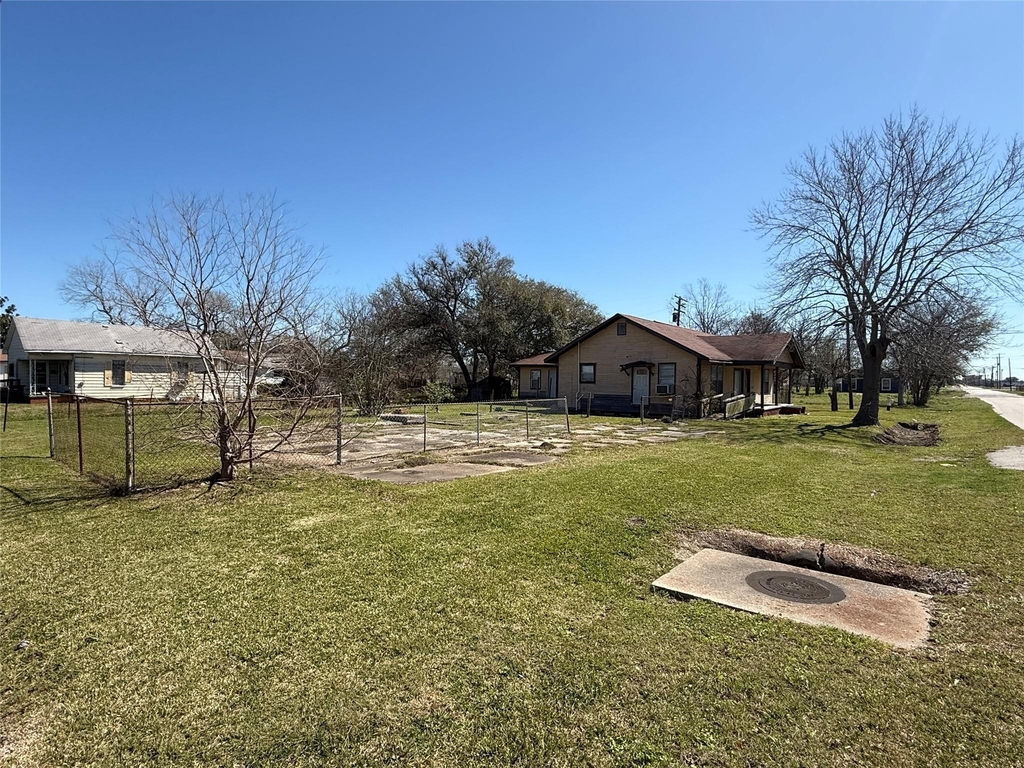 1934 Austin Avenue - Photo 22