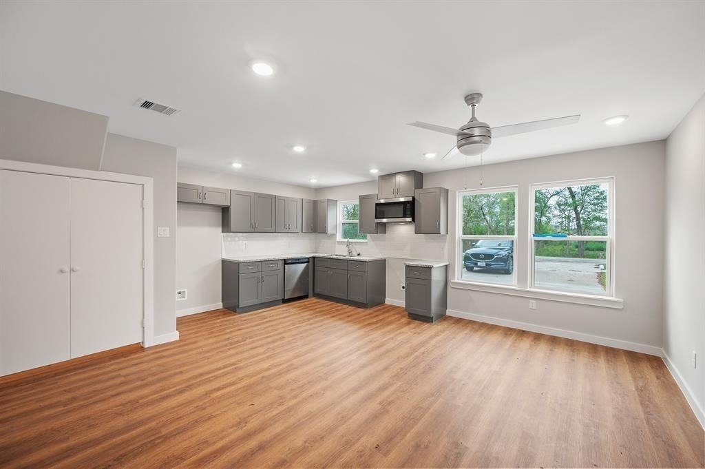 6609 Bacher Street - Photo 1