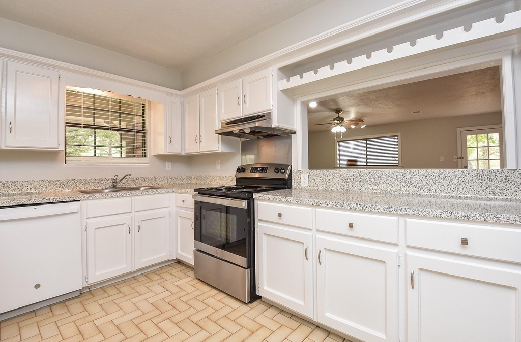 12713 Roy Harris Loop - Photo 30