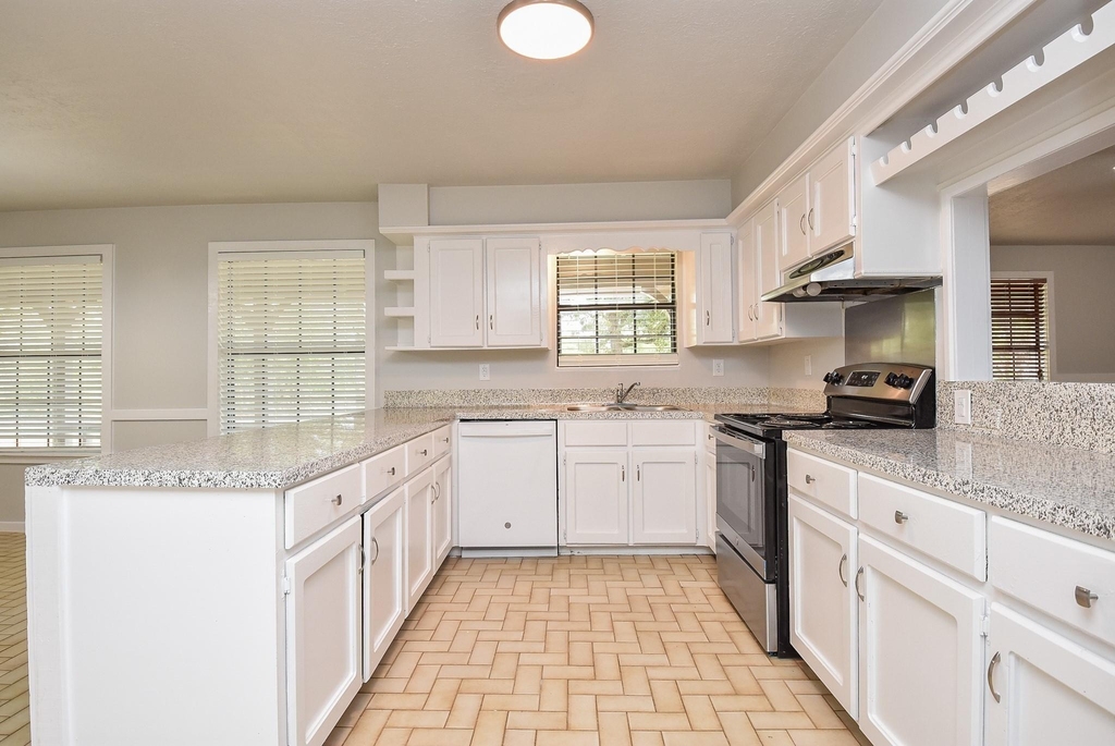 12713 Roy Harris Loop - Photo 29