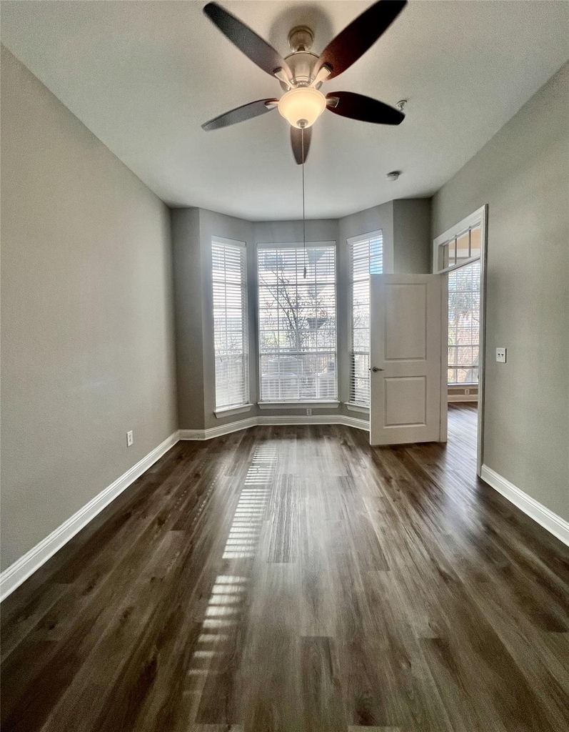 5353 Memorial Drive - Photo 4