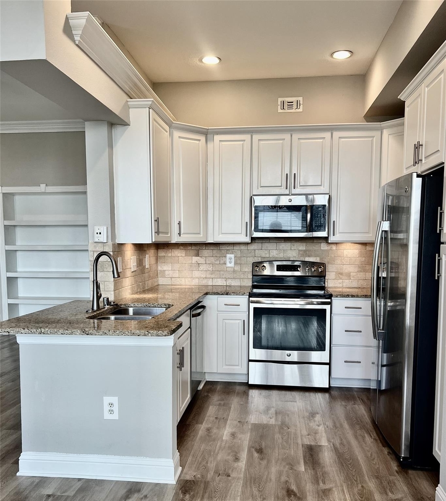 5353 Memorial Drive - Photo 1