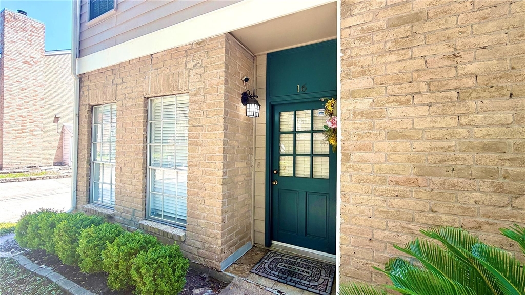 11710 Southlake Drive - Photo 2