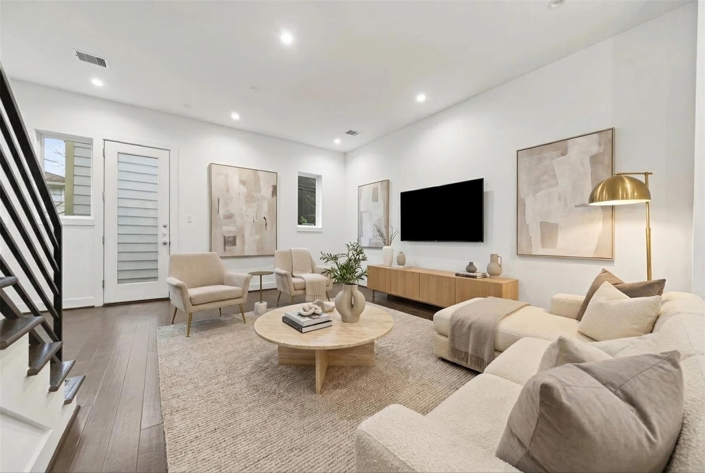 5841 Dolores Street - Photo 0