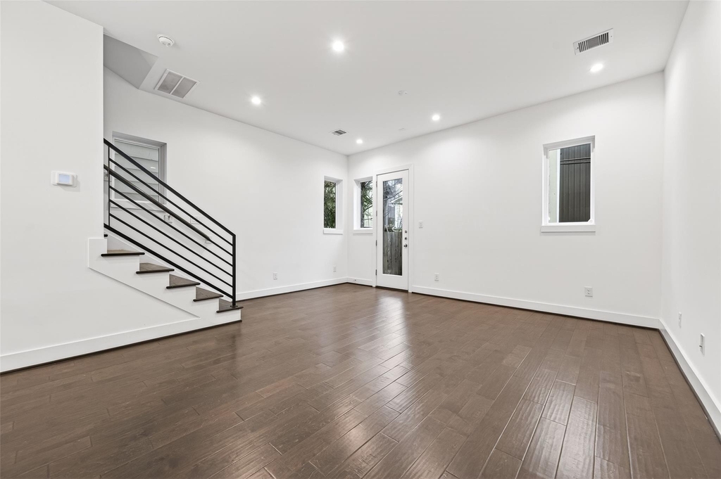 5841 Dolores Street - Photo 9