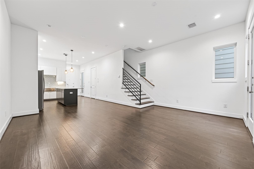 5841 Dolores Street - Photo 10