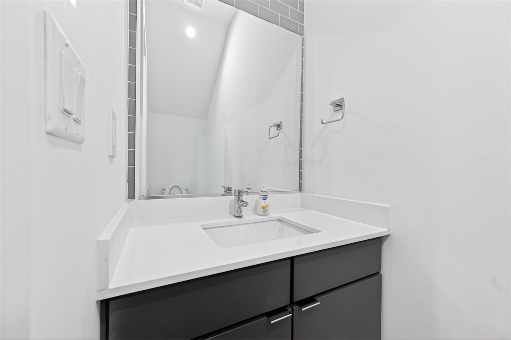 5841 Dolores Street - Photo 7