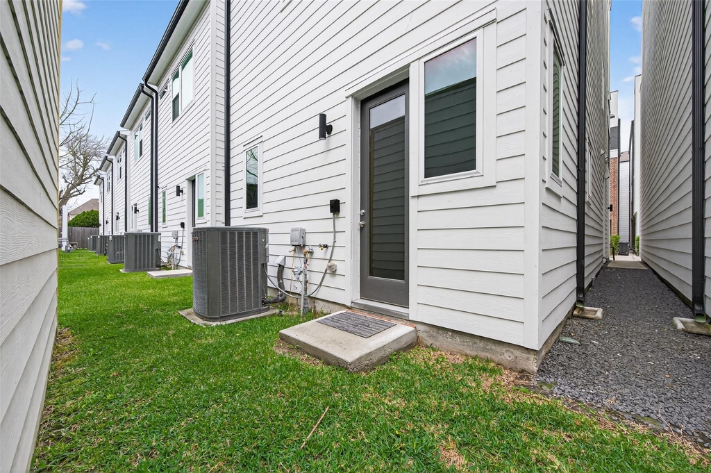 5841 Dolores Street - Photo 39