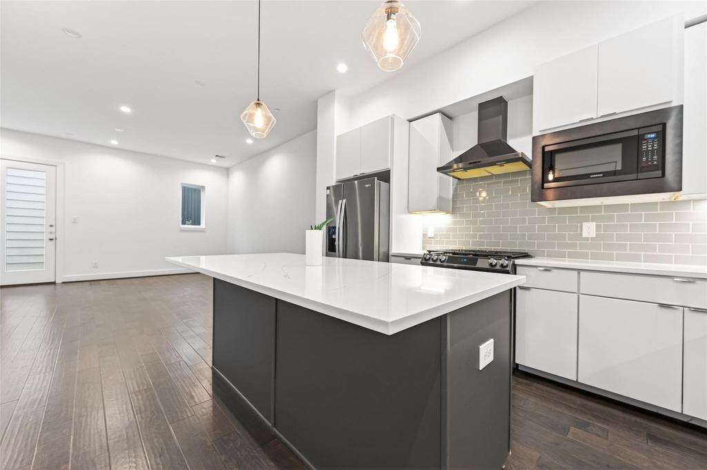 5841 Dolores Street - Photo 4