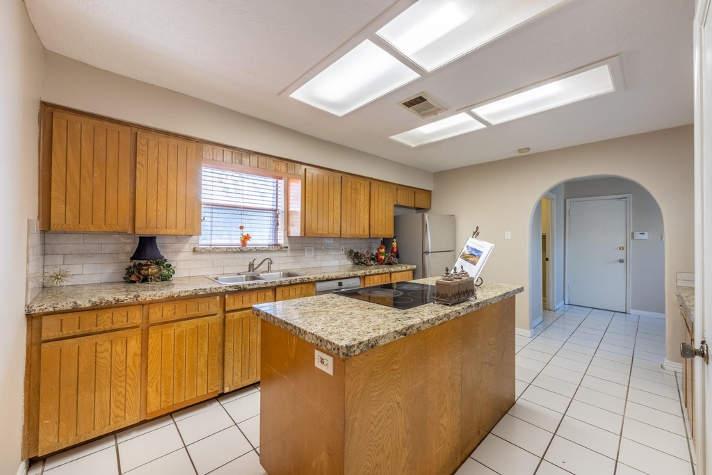 6030 Gallant Forest Drive - Photo 7
