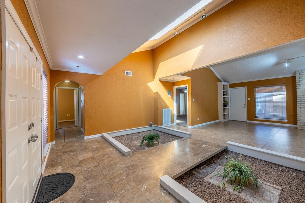 6030 Gallant Forest Drive - Photo 2