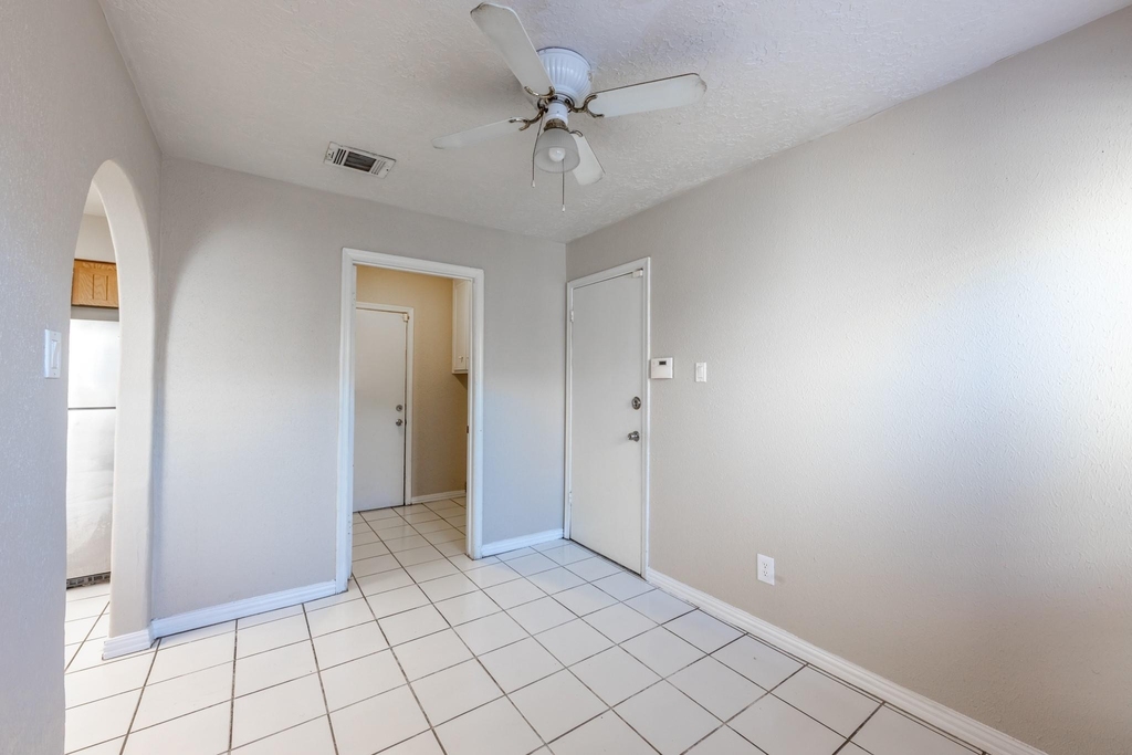 6030 Gallant Forest Drive - Photo 11