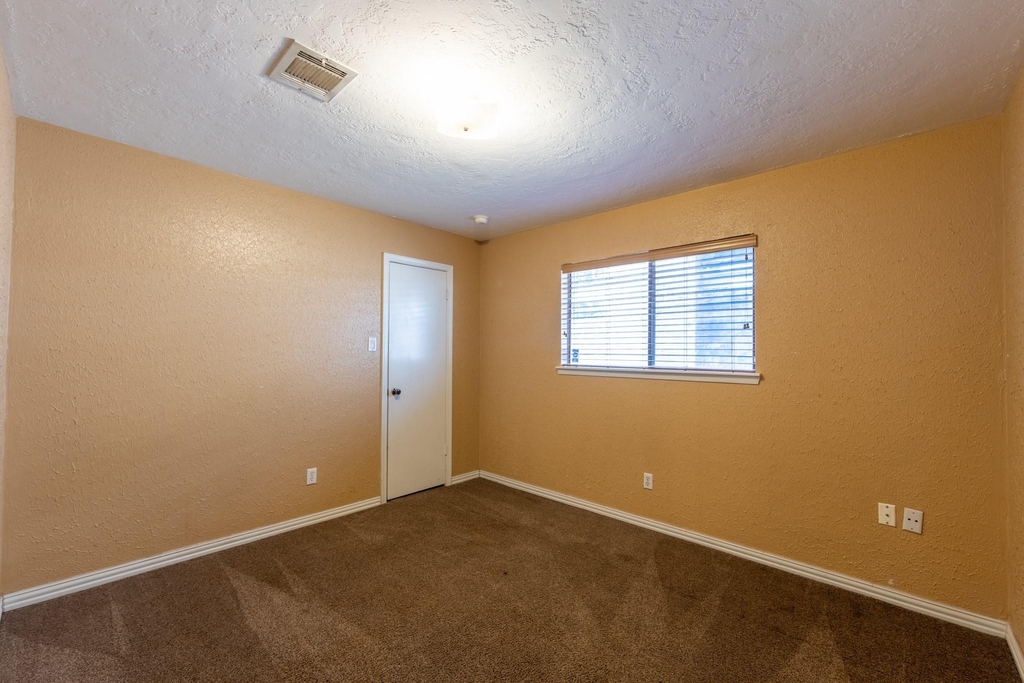 6030 Gallant Forest Drive - Photo 25