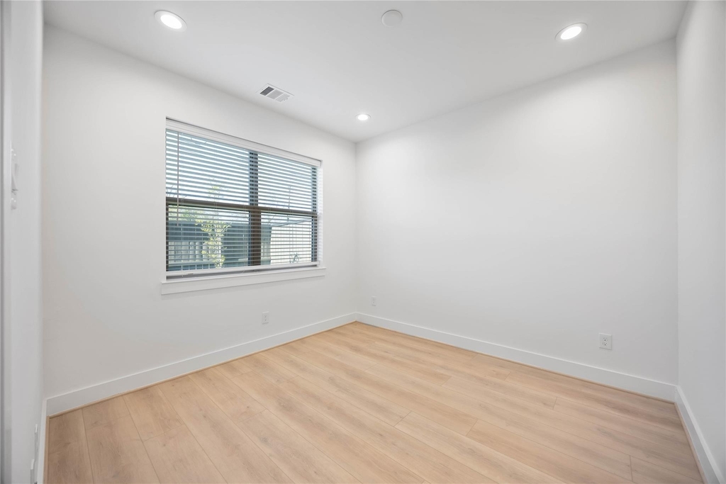 2528 Live Oak Street - Photo 6