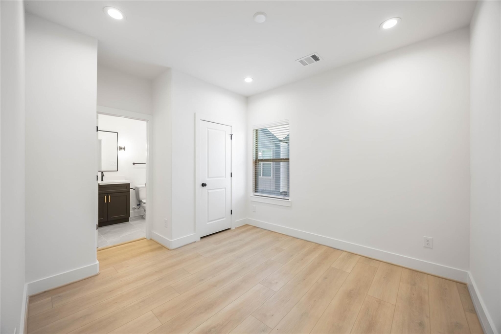 2528 Live Oak Street - Photo 7