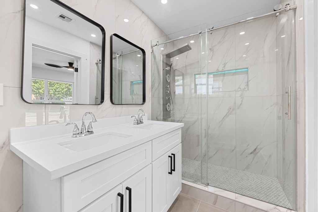 12315 Barryknoll Lane - Photo 4