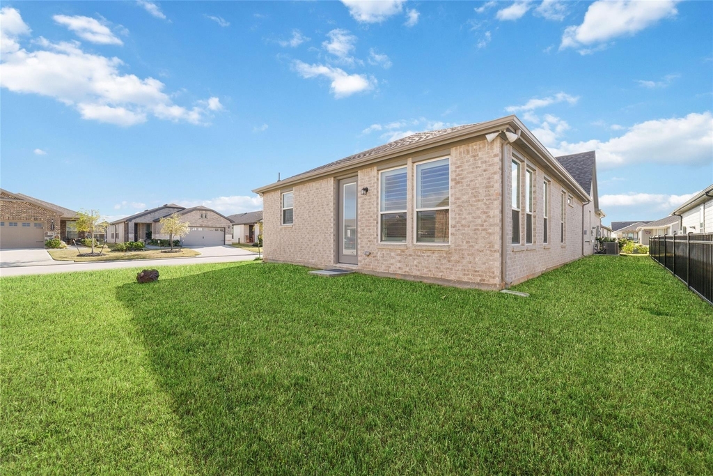 14435 Garden Grove Court - Photo 32