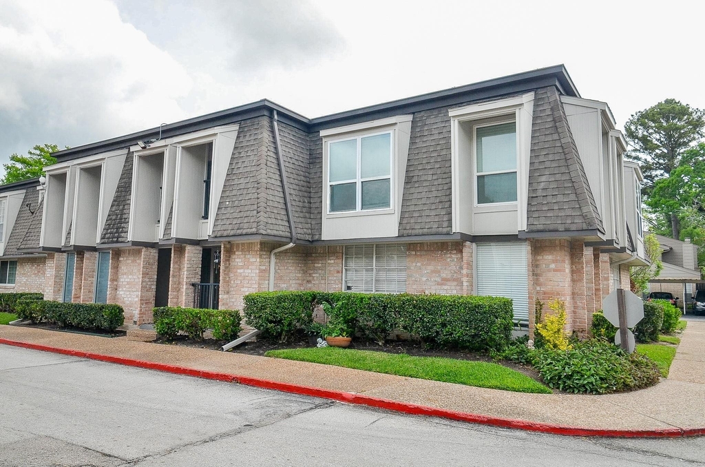 12633 Memorial Drive - Photo 16