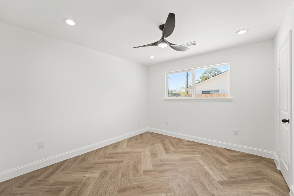 10722 Lynbrook Drive - Photo 14