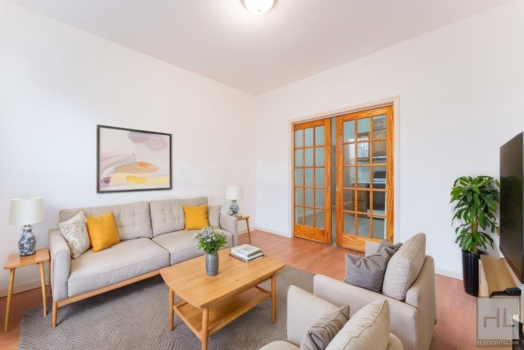 41 Street — Listing History and Nearby Rentals