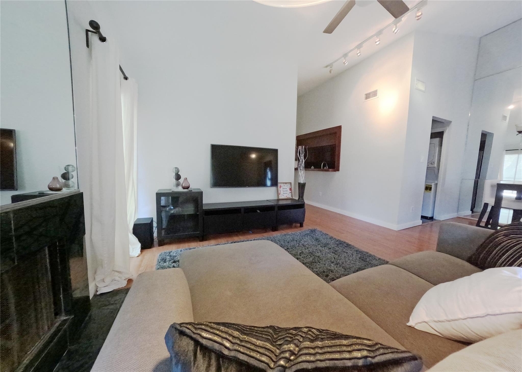 1881 Bering Drive - Photo 7