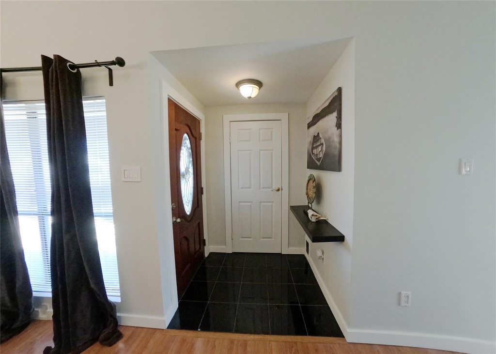 1881 Bering Drive - Photo 5