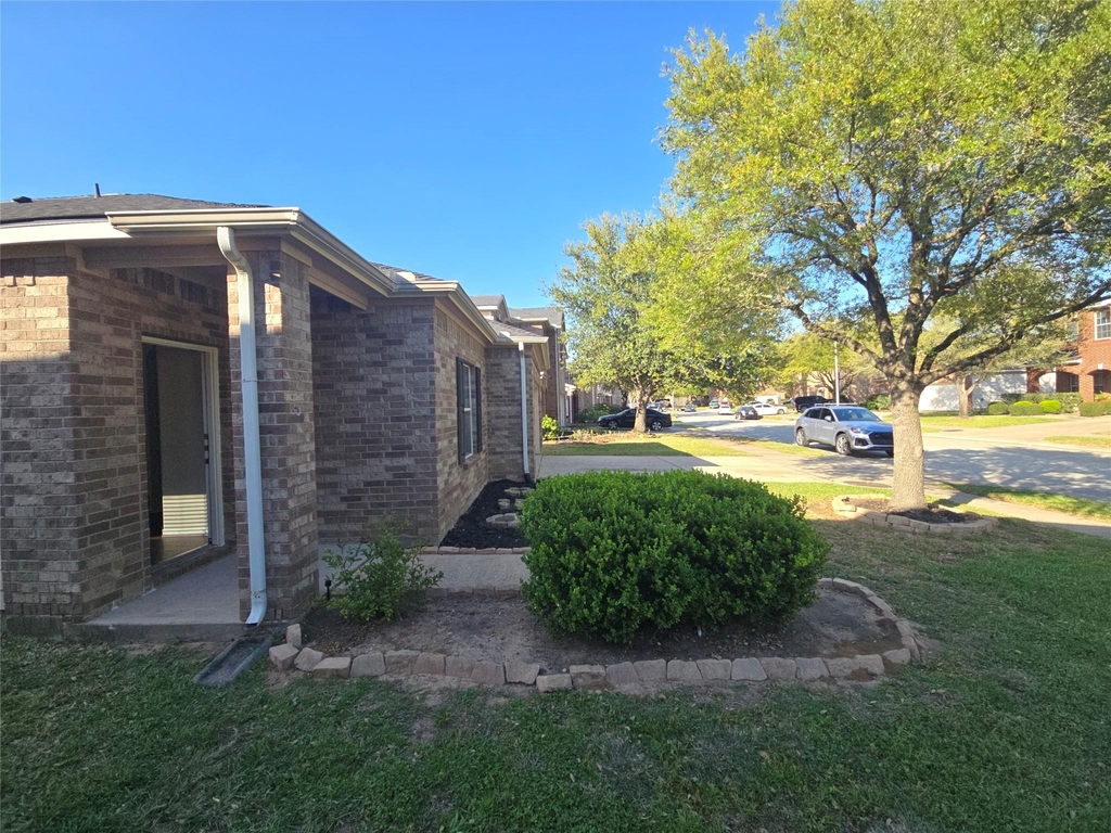 6702 Castle Terrace Court - Photo 2