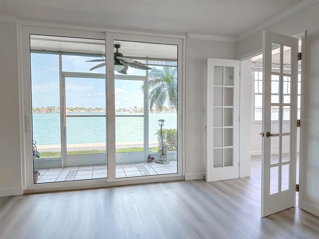7910 Sun Island Drive S - Photo 2