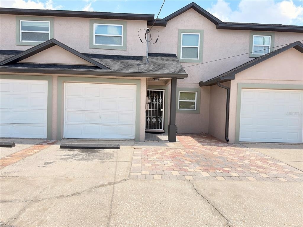 8443 N Grady Avenue - Photo 0