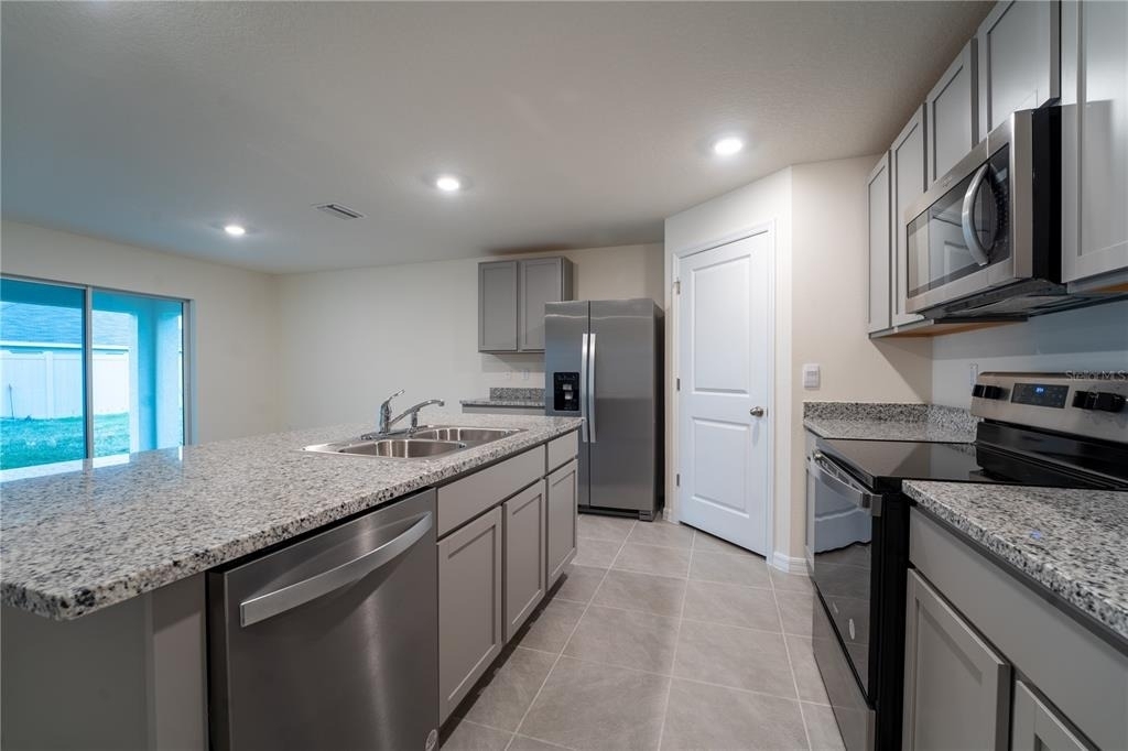 9206 Sapphire Creek Place - Photo 8