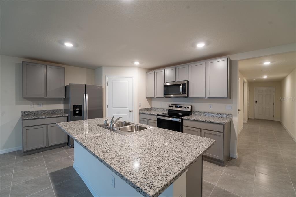 9206 Sapphire Creek Place - Photo 7