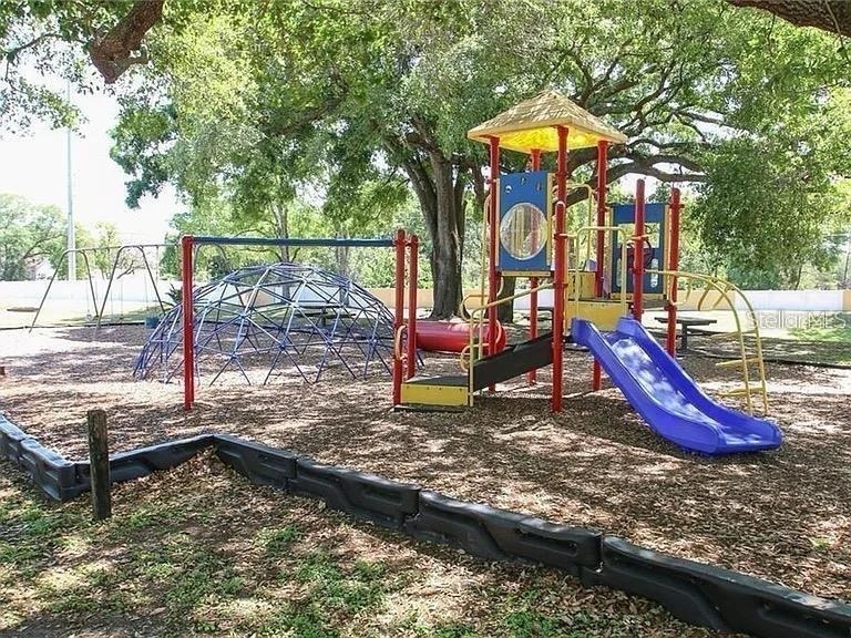 8202 Broward Place - Photo 36