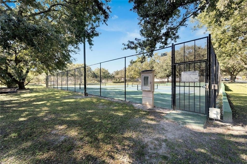 8202 Broward Place - Photo 44