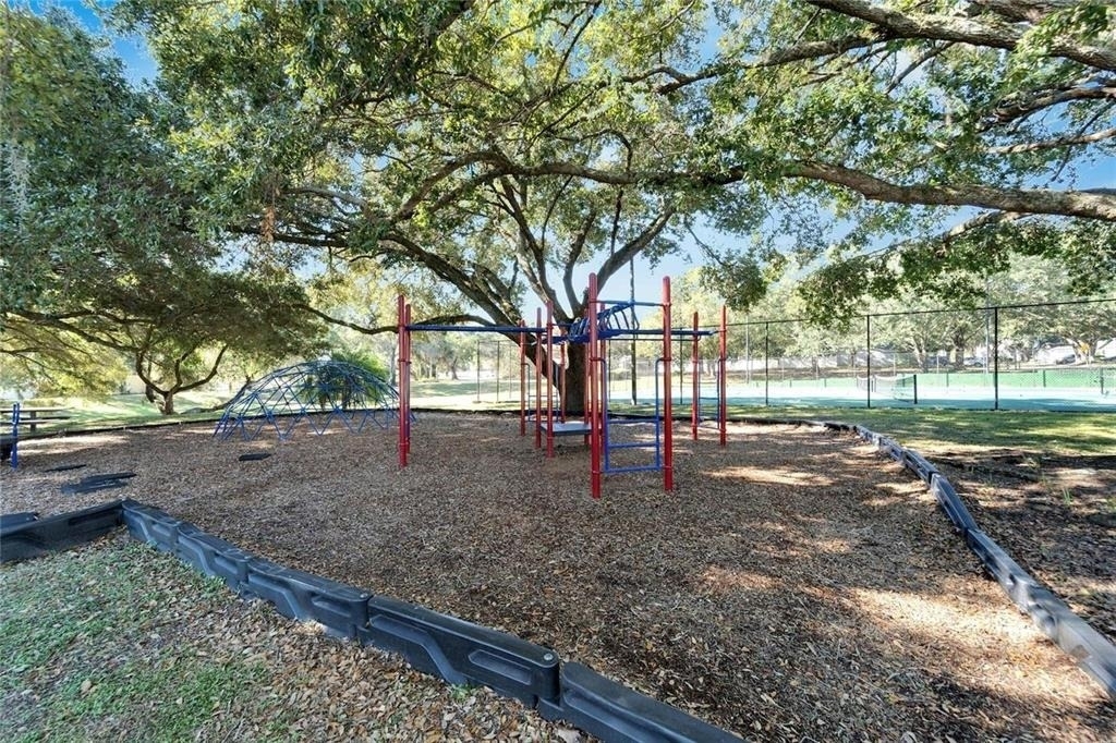 8202 Broward Place - Photo 42