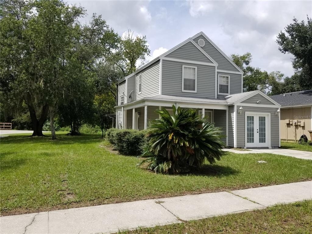 8202 Broward Place - Photo 0