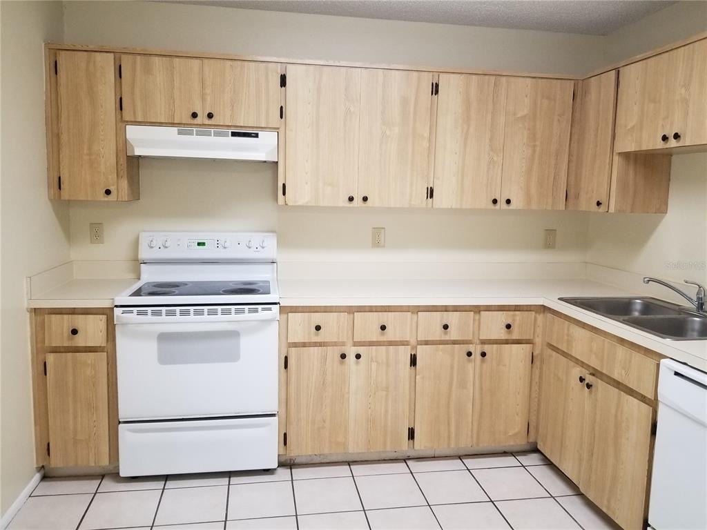 8202 Broward Place - Photo 18
