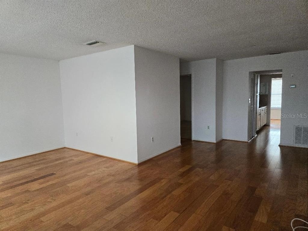 3128 59th Street S - Photo 3