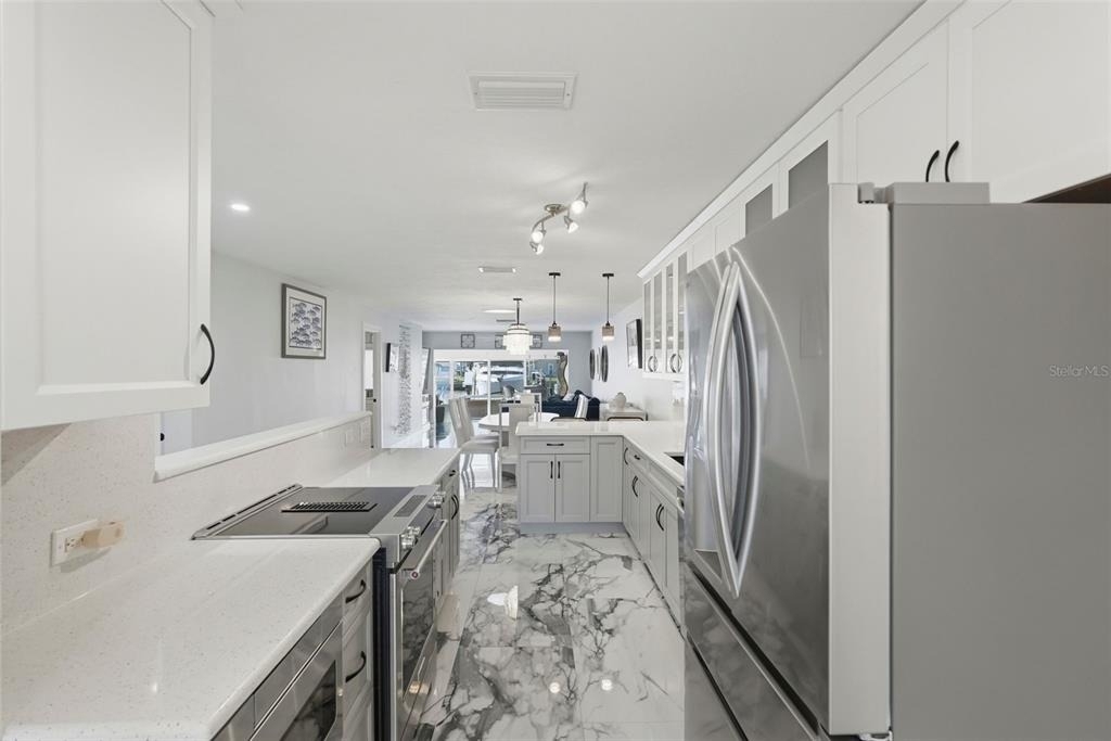 573 Boca Ciega Point Boulevard N - Photo 9