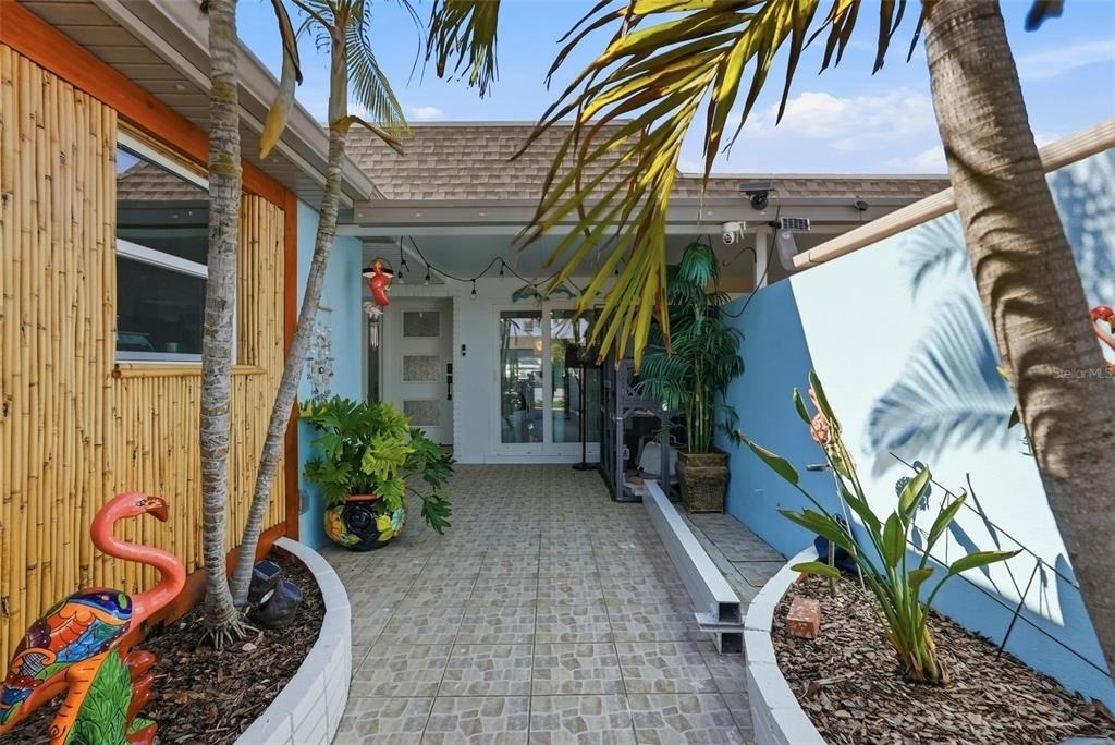 573 Boca Ciega Point Boulevard N - Photo 0