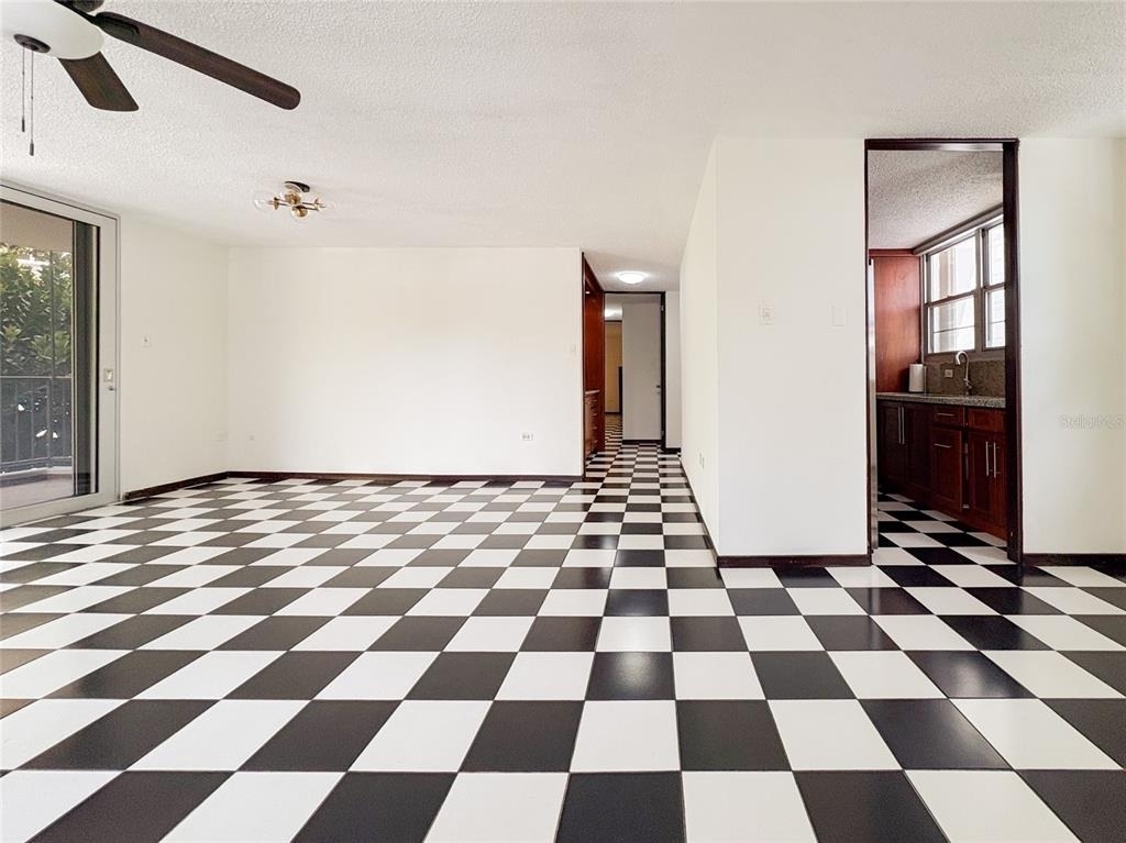 1 Madrid Cond. Lakeshore - Photo 2
