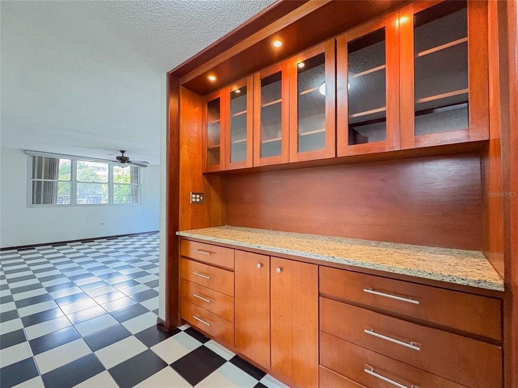 1 Madrid Cond. Lakeshore - Photo 1