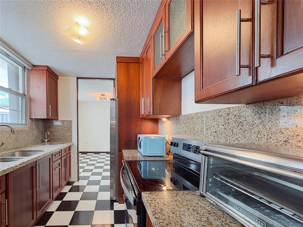 1 Madrid Cond. Lakeshore - Photo 5
