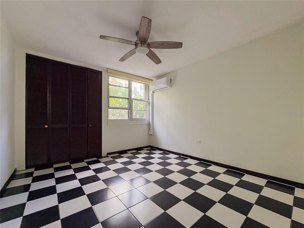 1 Madrid Cond. Lakeshore - Photo 8