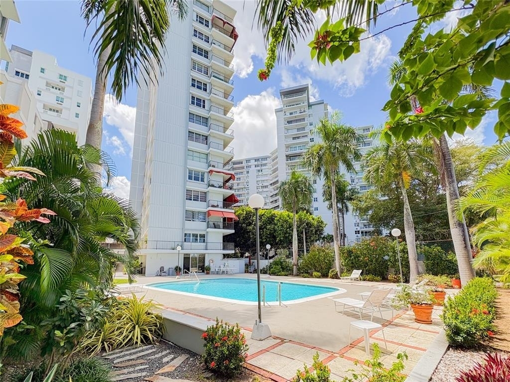 1 Madrid Cond. Lakeshore - Photo 0