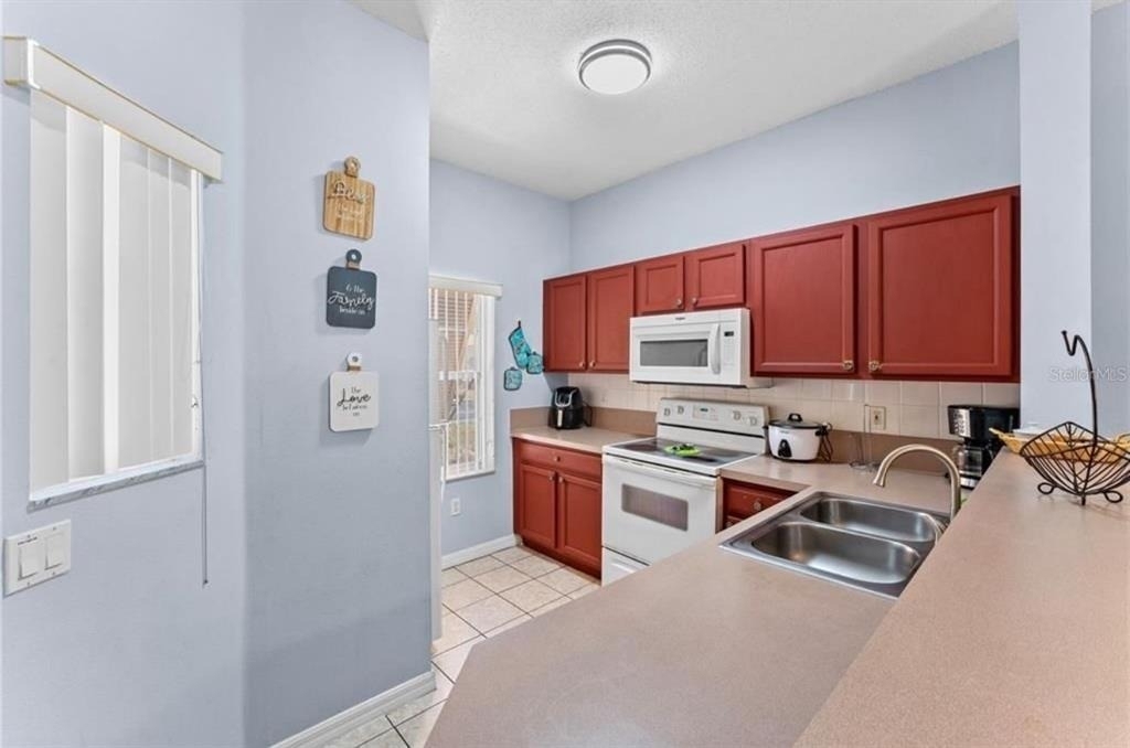 1017 Park Ridge Circle - Photo 3