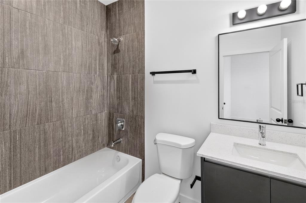 1611 Nw 29th Road - Photo 2