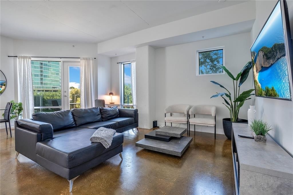 525 E Jackson Street - Photo 18