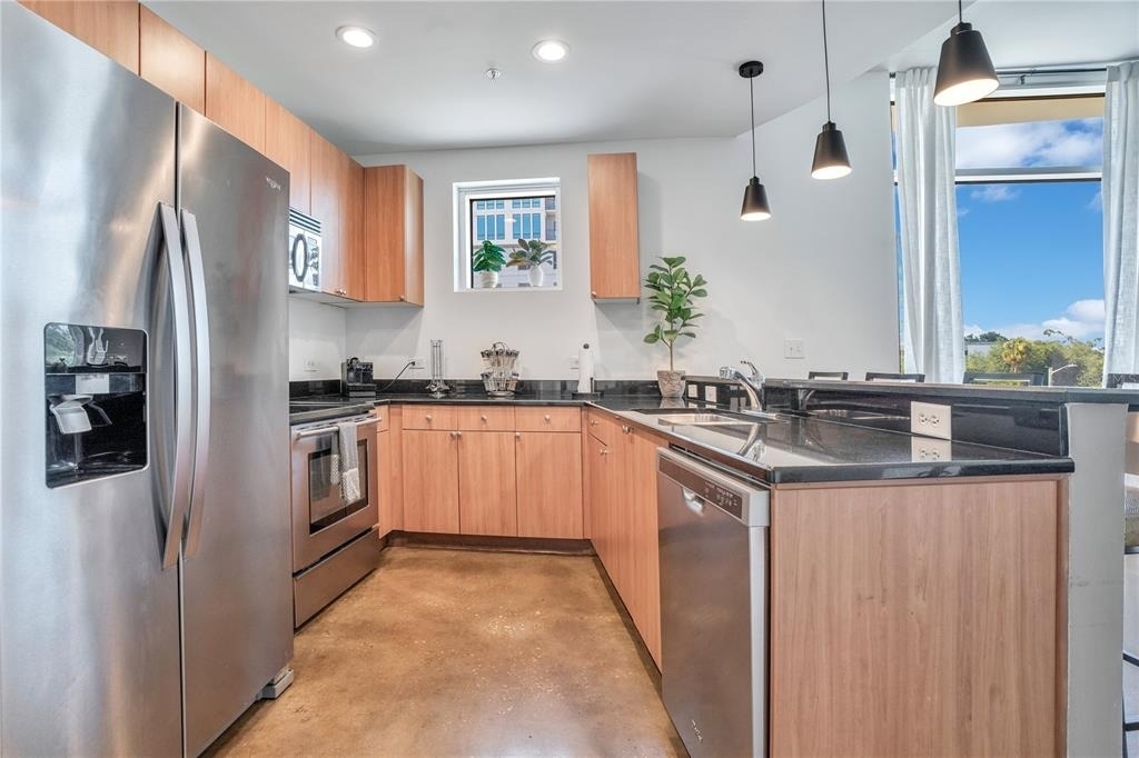 525 E Jackson Street - Photo 31