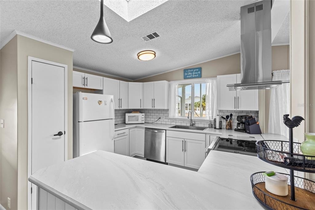 611 La Jolla Circle - Photo 4
